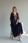 Eleganter Damen Kaftan – Traditionelles Kleid mit goldener Stickerei